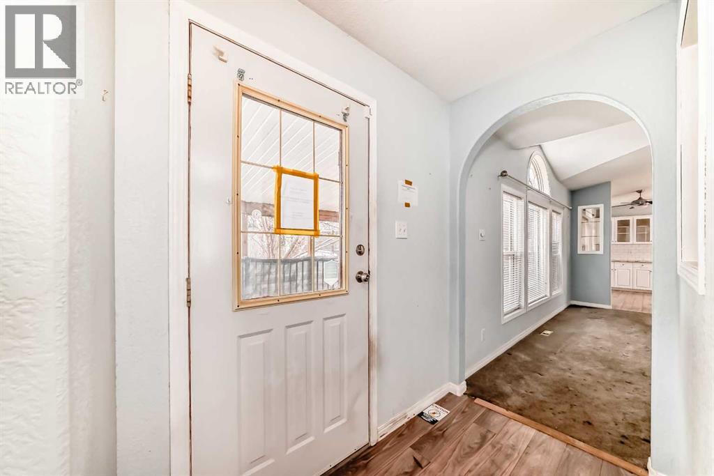 Mobile Home for Sale in 360 Burroughs Circle NE|Calgary, Alberta T1Y6K3 5