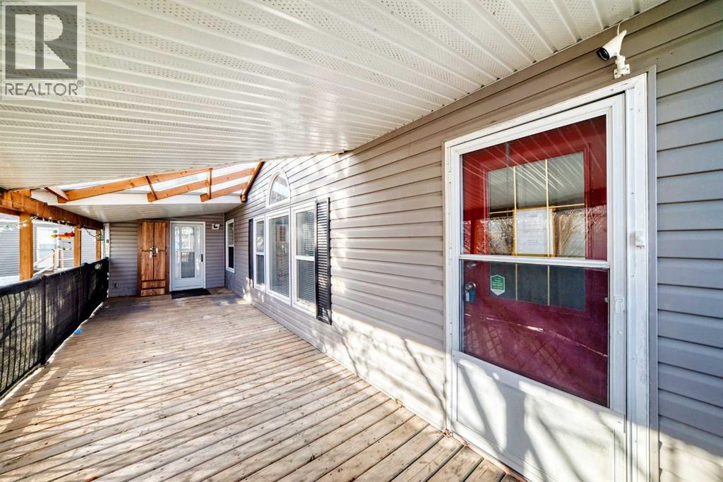 Mobile Home for Sale in 360 Burroughs Circle NE|Calgary, Alberta T1Y6K3 3