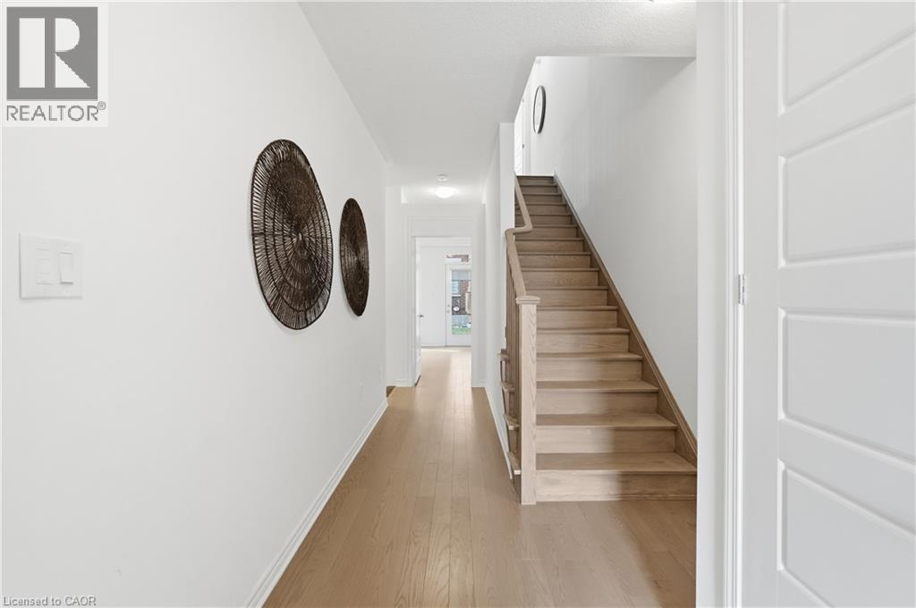 Row / Townhouse for Sale in 4045 SAIDA Street|Mississauga, Ontario L5M2S8 5