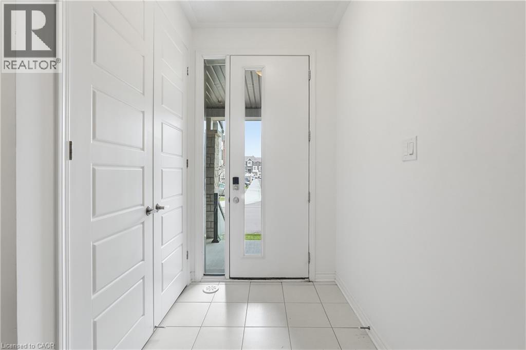 Row / Townhouse for Sale in 4045 SAIDA Street|Mississauga, Ontario L5M2S8 4