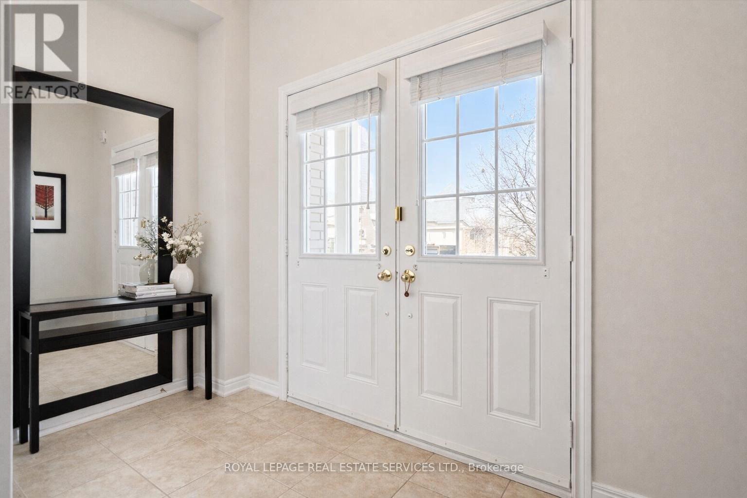 Row / Townhouse for Sale in 1333 KESTELL BOULEVARD|Oakville (JC Joshua Creek), Ontario L6H0C8 3