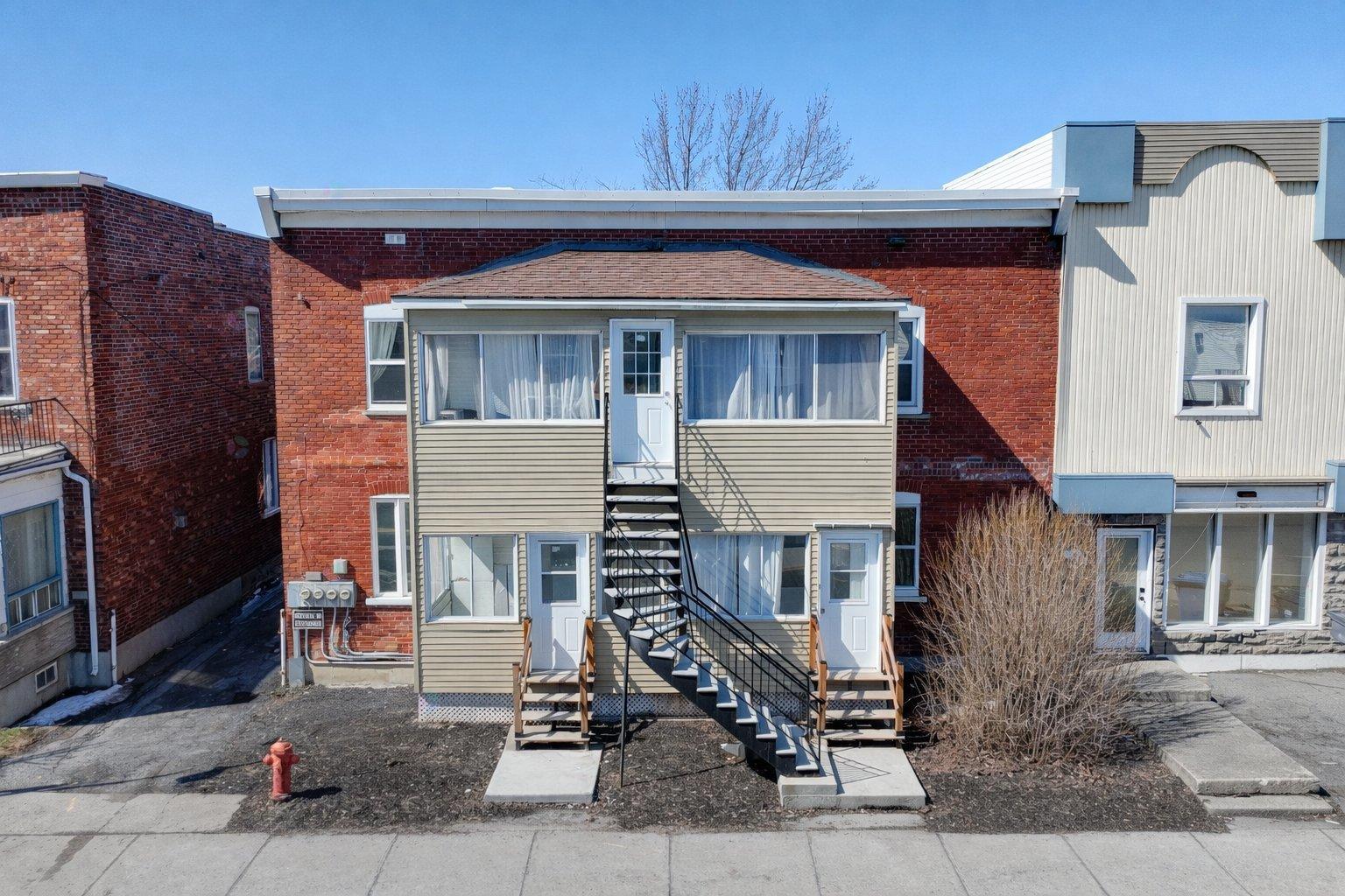 For sale: 9-11A Rue St-Louis, Longueuil (Le Vieux-Longueuil