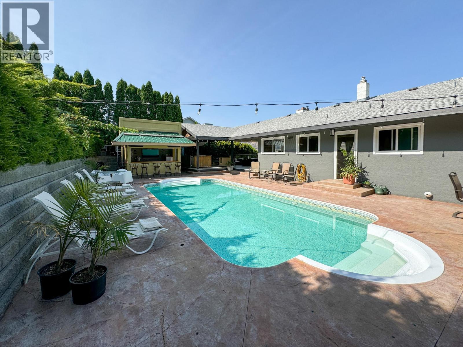 For sale: 4609 41st Street, Osoyoos, British Columbia V0H1V6 - 10383938 ...
