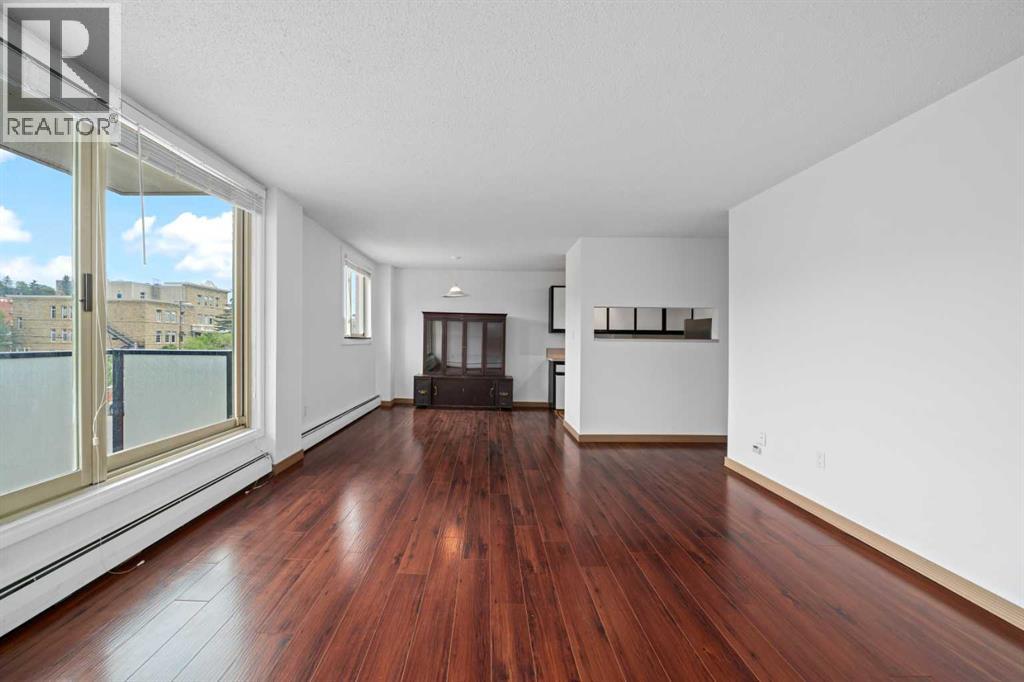 Apartment for Sale in 342, 1435 7 Avenue NW|Calgary, Alberta T2N0Z3 5