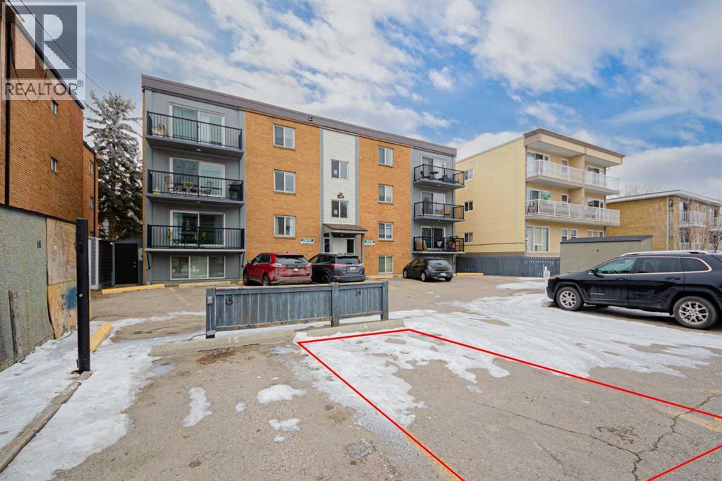 Apartment for Sale in 304, 117 23 Avenue SW|Calgary, Alberta T2S0H9 2