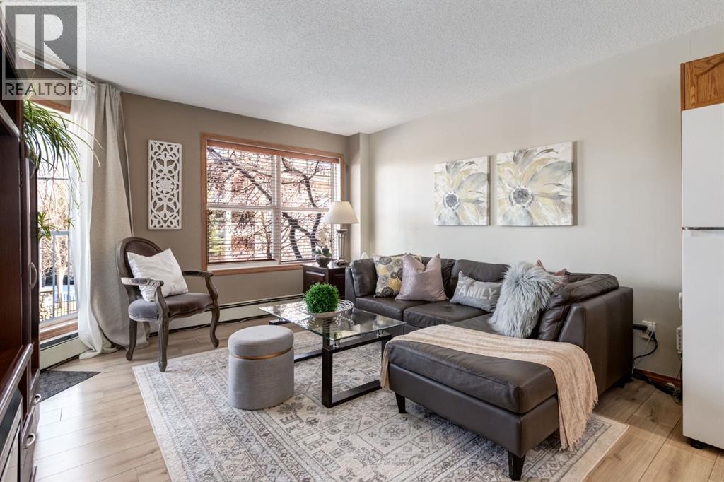 Apartment for Sale in 101, 11 Somervale View SW|Calgary, Alberta T2Y4A9 3