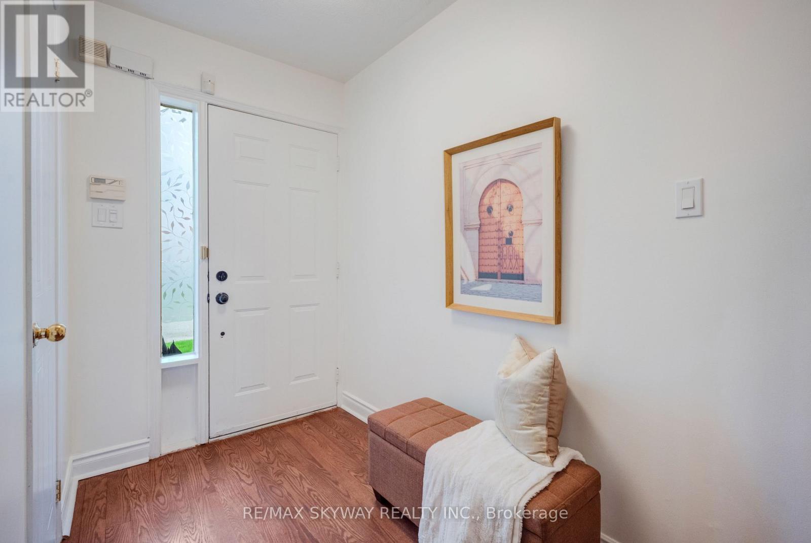 Row / Townhouse for Sale in 44 - 1485 TORRINGTON DRIVE|Mississauga (East Credit), Ontario L5V1Y3 4