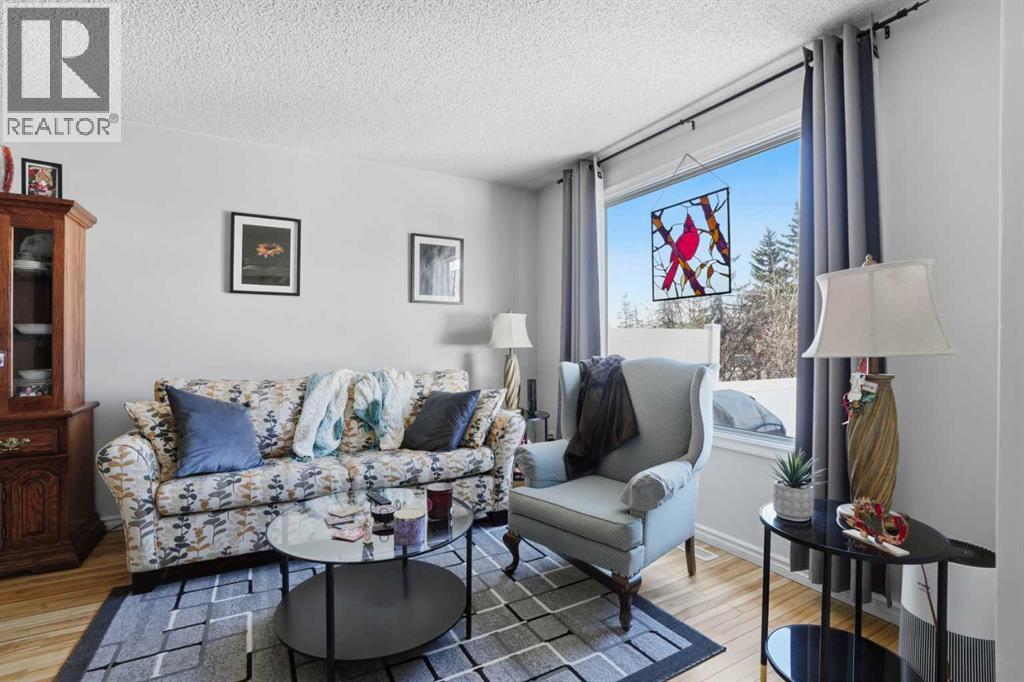 Row / Townhouse for Sale in 35, 740 Bracewood Drive SW|Calgary, Alberta T2W3N3 5