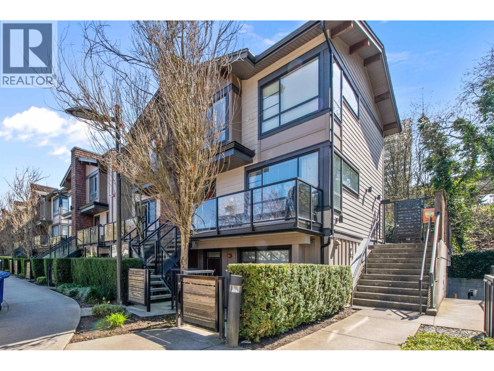 1 3728 THURSTON STREET|Burnaby, British Columbia V5H0E6