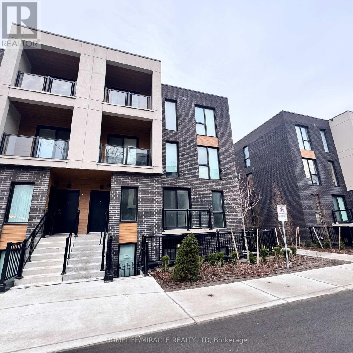 4 - 176 CLONMORE DRIVE