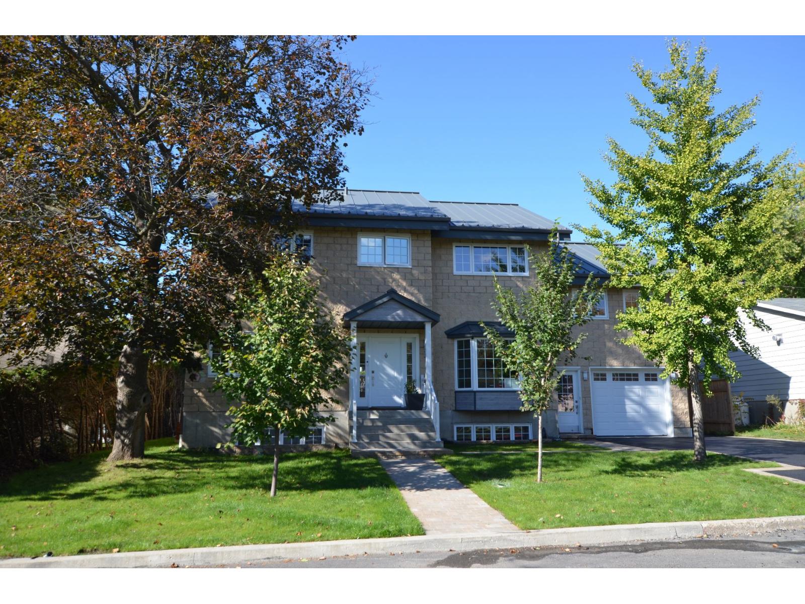 181 Rue Boulanger, Saint-Bruno-de-Montarville, Quebec J3V2C2