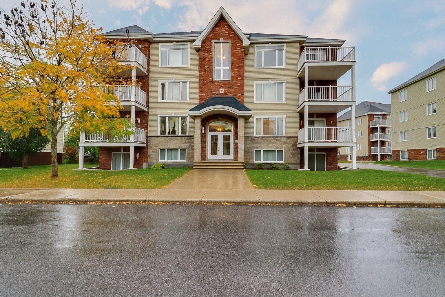 113 Rue St-Hubert, #4, Châteauguay, Quebec J6K0C4