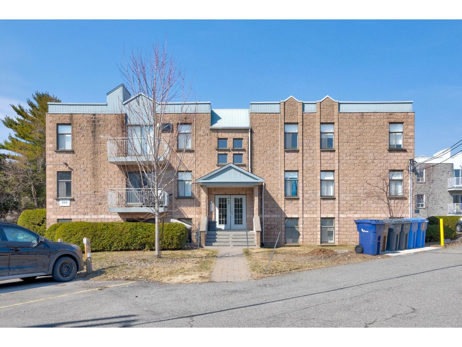 664 Mtée Montrougeau, #101, Laval (Fabreville), Quebec H7P5L1