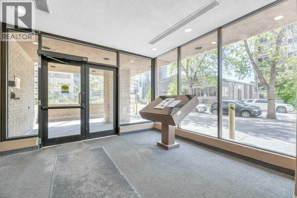 Apartment for Sale in 1403, 924 14 Avenue SW|Calgary, Alberta T2R0N7 3