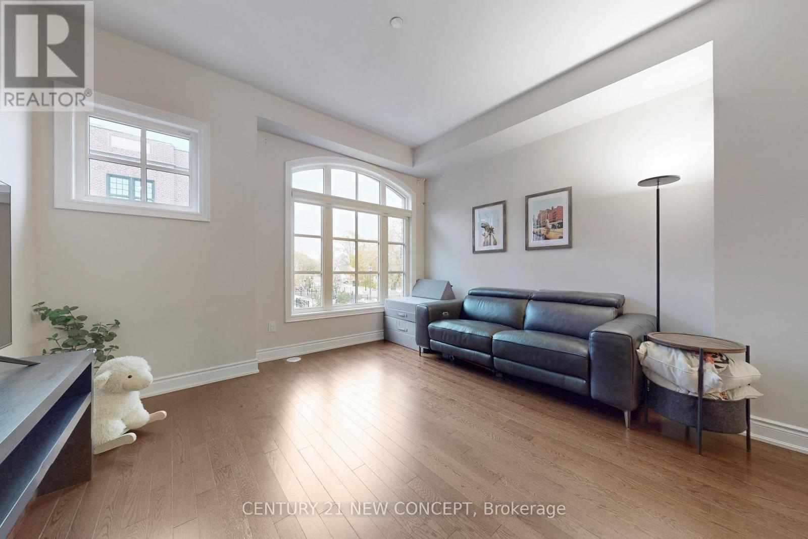 Row / Townhouse for Sale in 27 - 80 DAISY AVENUE|Toronto (Long Branch), Ontario M9W0B7 4