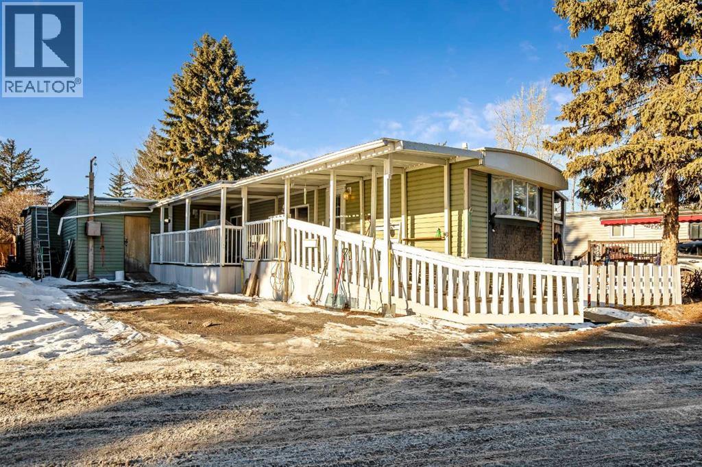 Mobile Home for Sale in 71, 3223 83 Street NW|Calgary, Alberta T3B5M9 2