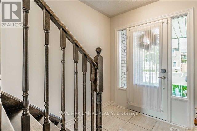 Row / Townhouse for Sale in 78 ASPEN HILLS ROAD|Brampton (Credit Valley), Ontario L6Y6E4 2