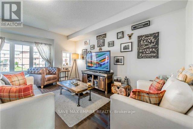 Row / Townhouse for Sale in 78 ASPEN HILLS ROAD|Brampton (Credit Valley), Ontario L6Y6E4 4