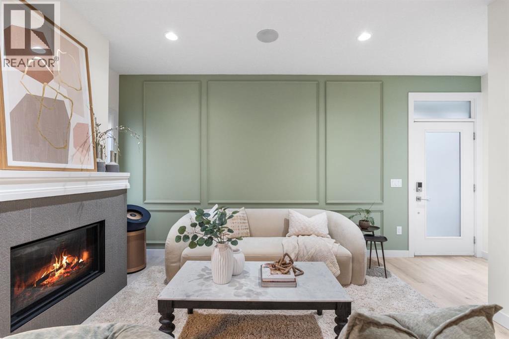 Row / Townhouse for Sale in 1, 308 11 Avenue NE|Calgary, Alberta T2E0Z1 4