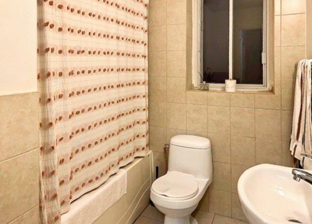 For rent: 5105 Ch. de la Côte-St-Luc, #G2, Montréal (Côte-des