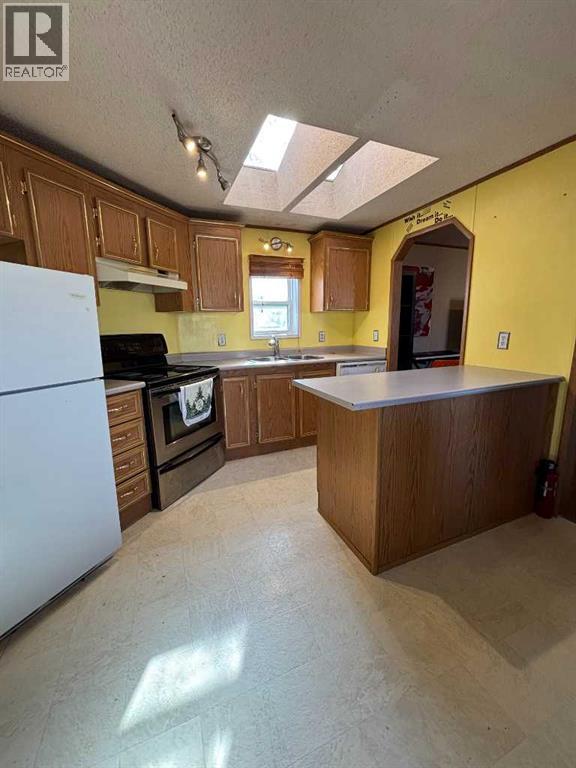 Mobile Home for Sale in 37, 6220 17 Avenue SE|Calgary, Alberta T2A0w6 2