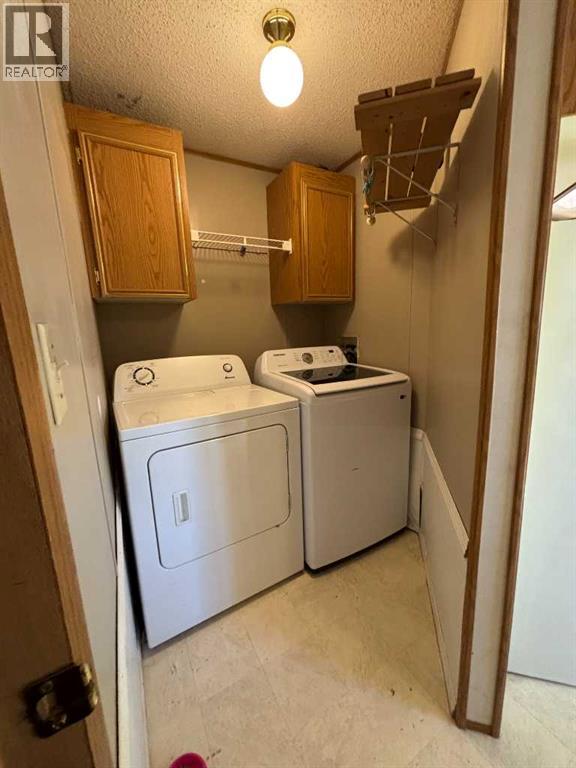 Mobile Home for Sale in 37, 6220 17 Avenue SE|Calgary, Alberta T2A0w6 5