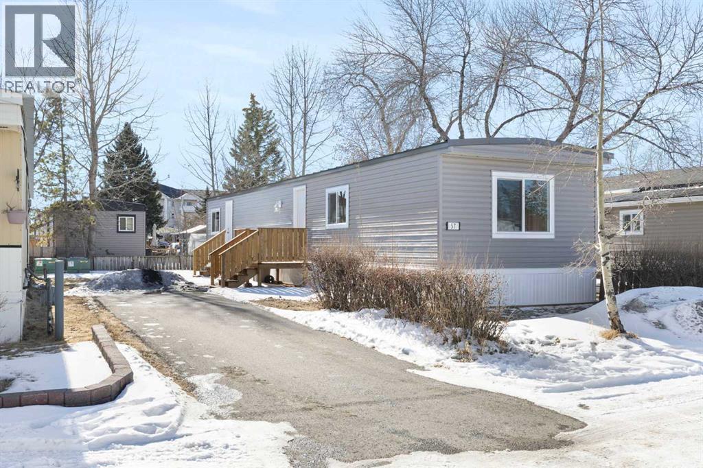 Mobile Home for Sale in 57, 6220 17 Avenue SE|Calgary, Alberta T2A0W6 2