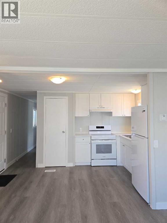 Mobile Home for Sale in 334, 6220 17 Avenue SE|Calgary, Alberta T2A0W6 5