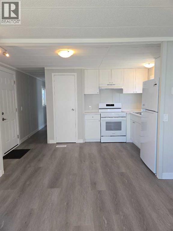 Mobile Home for Sale in 334, 6220 17 Avenue SE|Calgary, Alberta T2A0W6