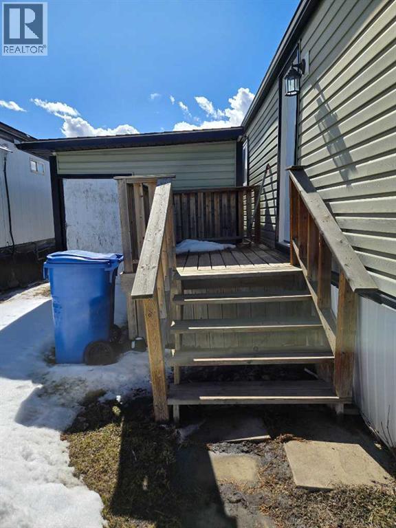 Mobile Home for Sale in 334, 6220 17 Avenue SE|Calgary, Alberta T2A0W6 3