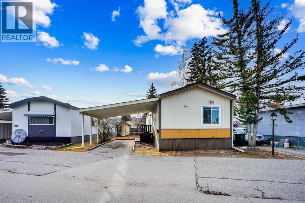 Mobile Home for Sale in 208, 3223 83 Street NW|Calgary, Alberta T3B5N4 2