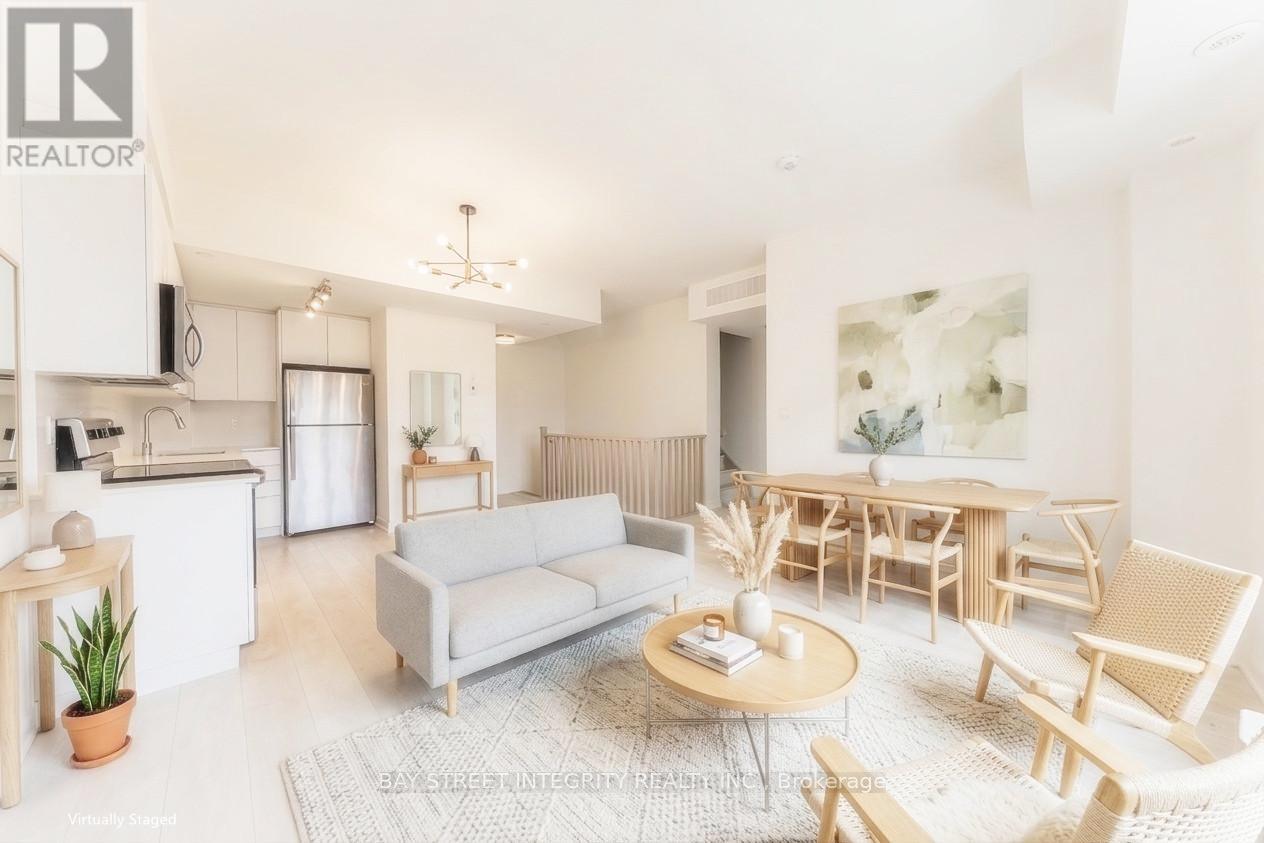 Row / Townhouse for Sale in 7 - 4045 HICKORY DRIVE|Mississauga (Rathwood), Ontario L4W0G6