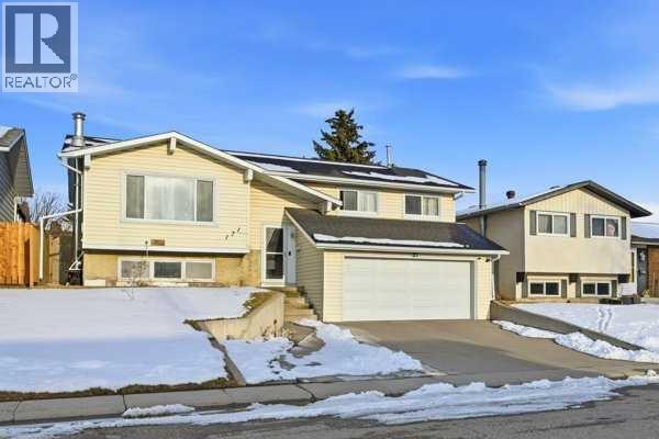 House for Sale in 171 Rundlefield Crescent NE|Calgary, Alberta T1Y2V8 3