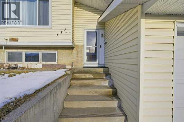 House for Sale in 171 Rundlefield Crescent NE|Calgary, Alberta T1Y2V8 4