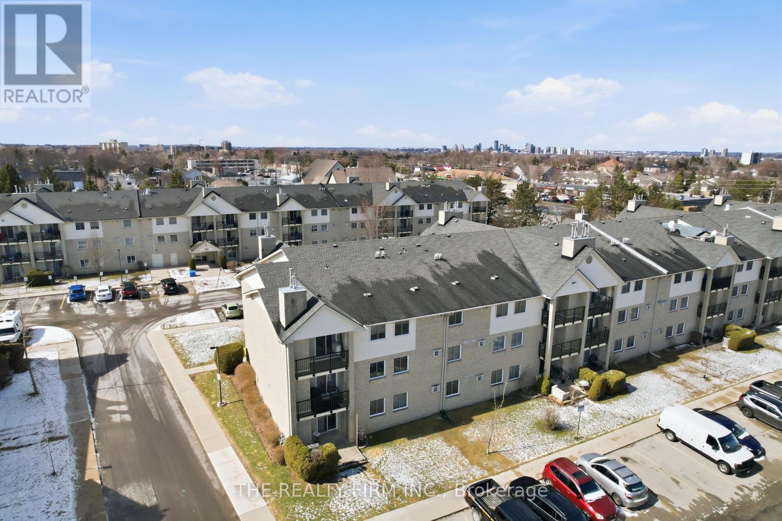 310 - 735 DEVERON CRESCENT, London South (South T), Ontario N5Z4X8