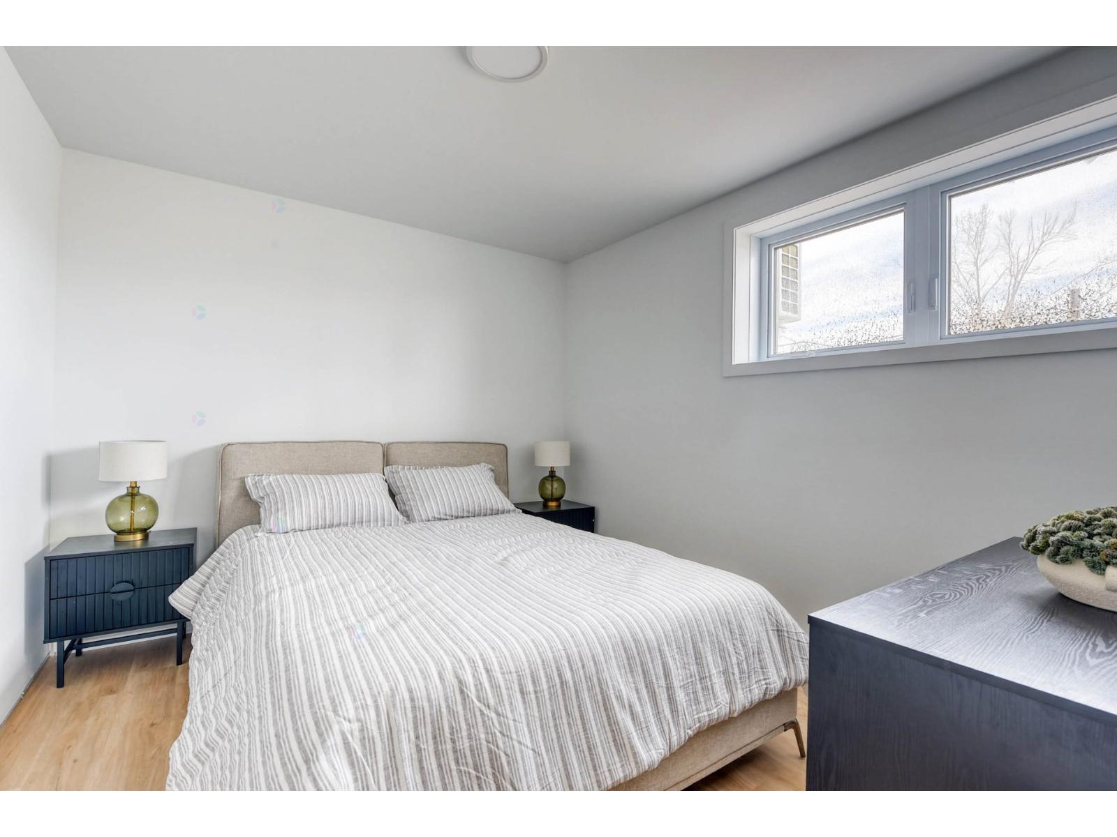 For sale: 4129 Boul. Dagenais O., Laval (Fabreville), Quebec H7R1L2 ...