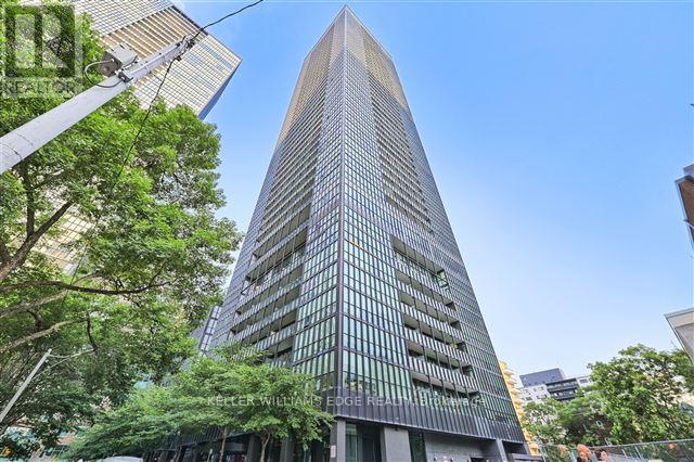 408 - 101 CHARLES STREET E