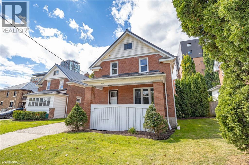 177 REGINA Street N, Waterloo, Ontario N2J3B4