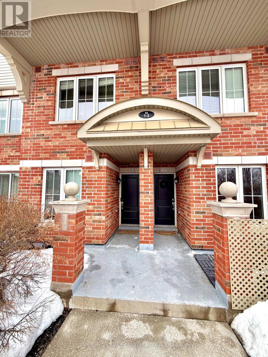 Row / Townhouse for Sale in 2 - 35 HAYS BOULEVARD|Oakville (RO River Oaks), Ontario L6H0J1 2