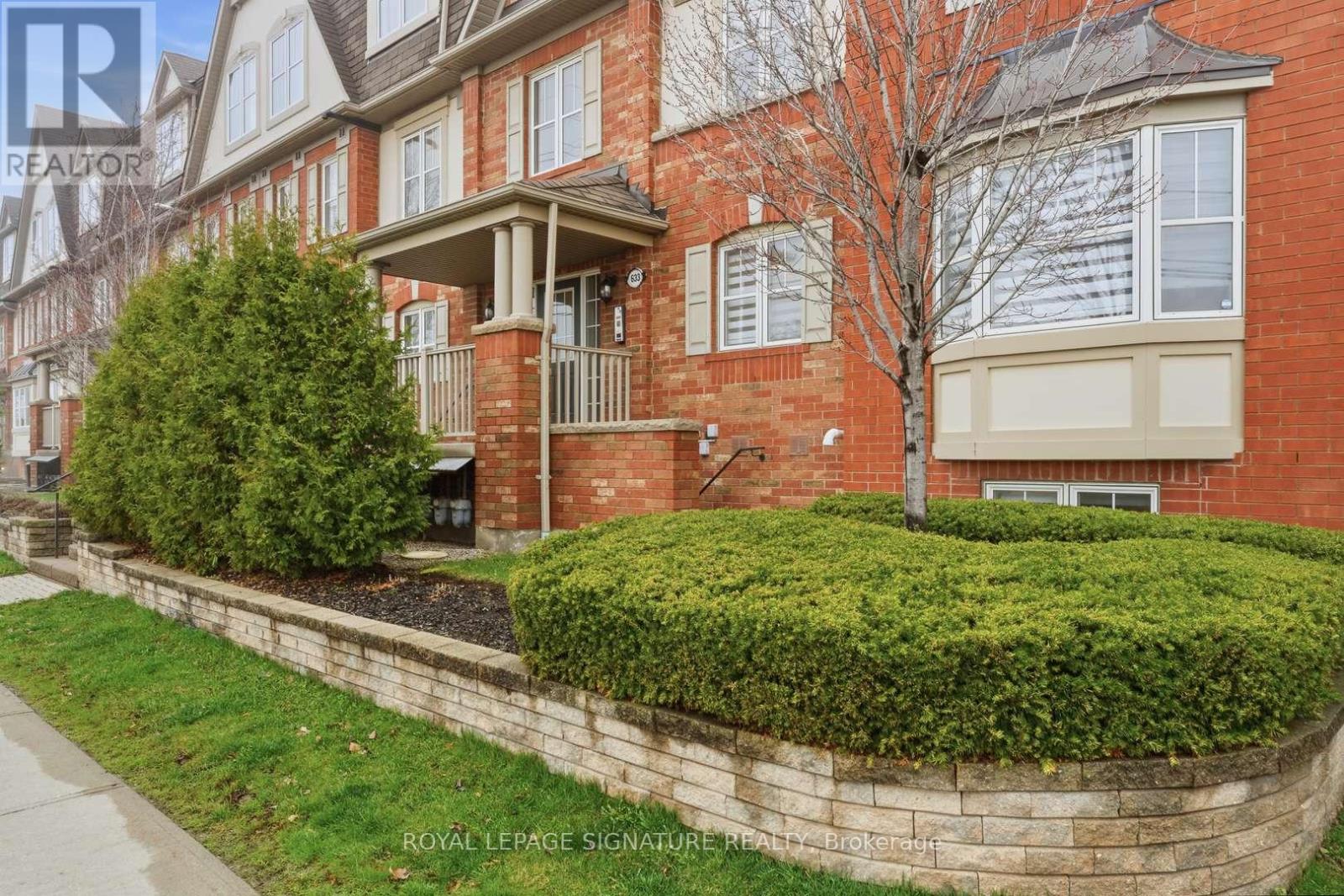 Row / Townhouse for Sale in 5 - 633 DUNDAS STREET W|Mississauga (Cooksville), Ontario L5B0B5 2