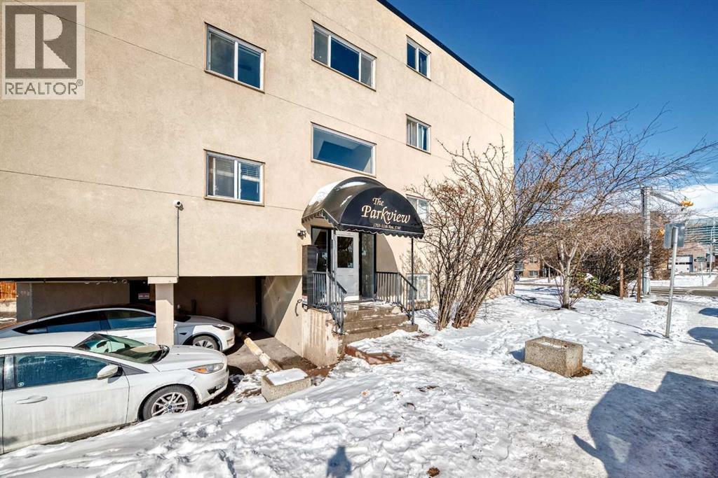 Apartment for Sale in 32, 1703 11 Avenue SW|Calgary, Alberta T3C0N5 3