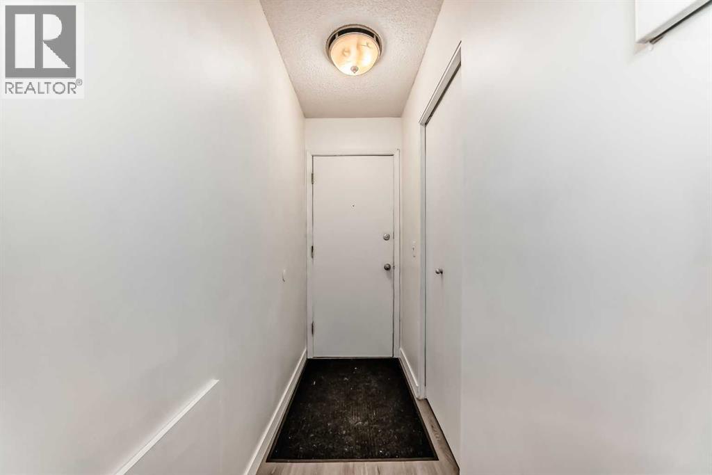 Apartment for Sale in 32, 1703 11 Avenue SW|Calgary, Alberta T3C0N5 4