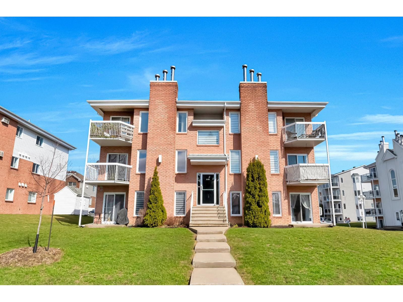 110 Rue Richelieu, #2, Châteauguay, Quebec J6K5C3