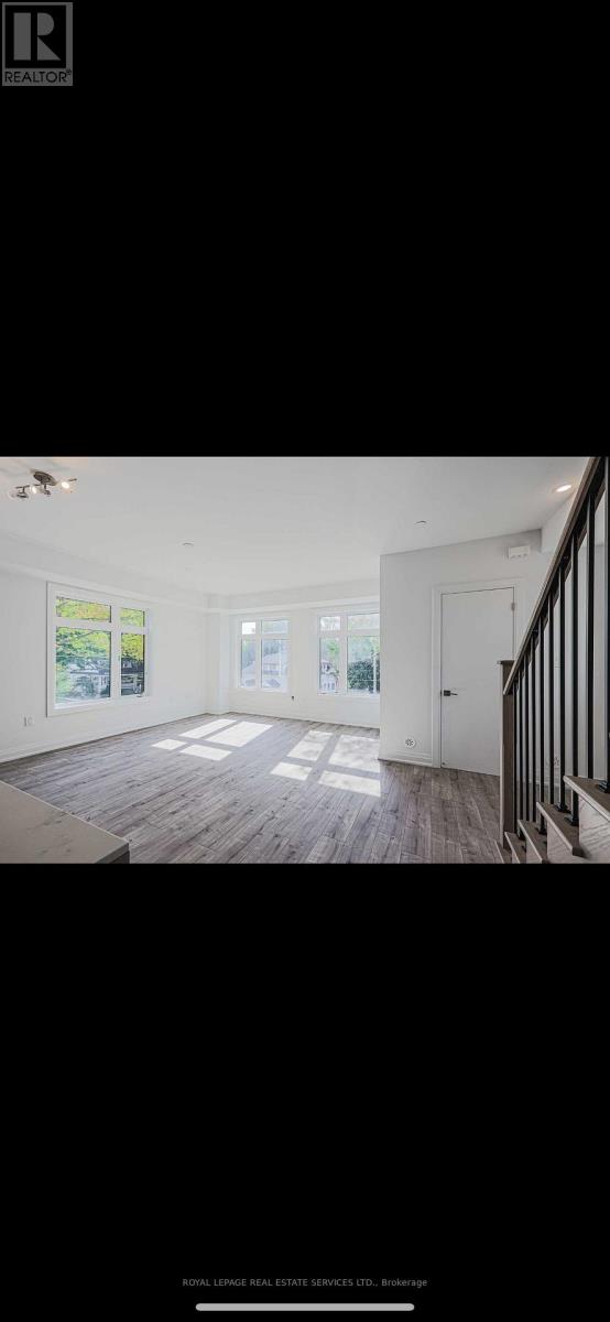 Row / Townhouse for Sale in 23 - 28 MARINA AVENUE|Toronto (Long Branch), Ontario M8W1K3 4