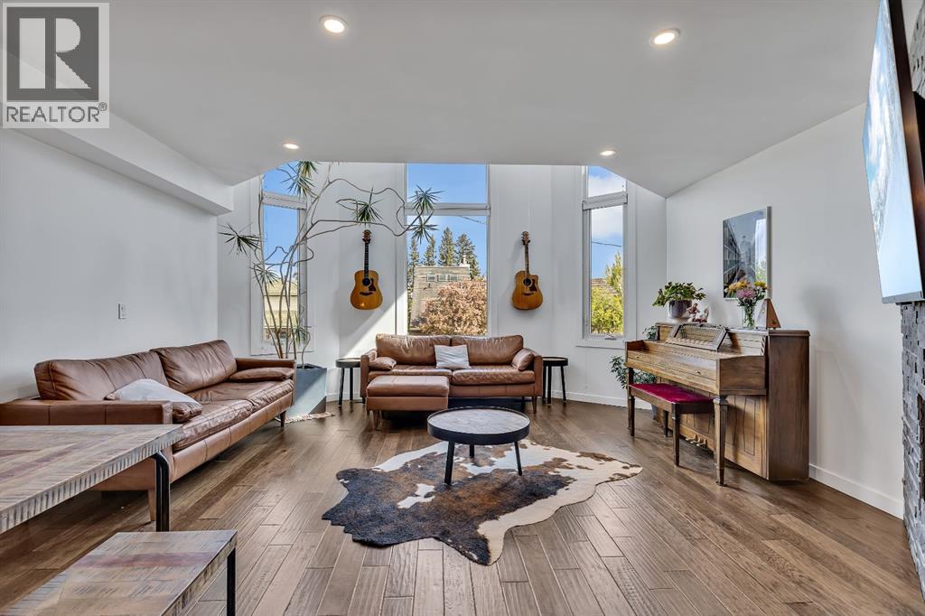 House for Sale in 2033 21 Avenue SW|Calgary, Alberta T2T0N8