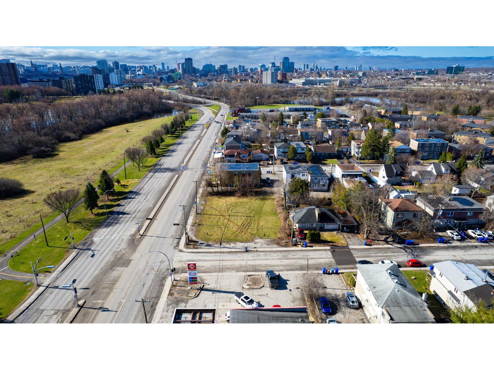 For sale: 49 Boul. Fournier, Gatineau (Hull), Quebec J8X3P4