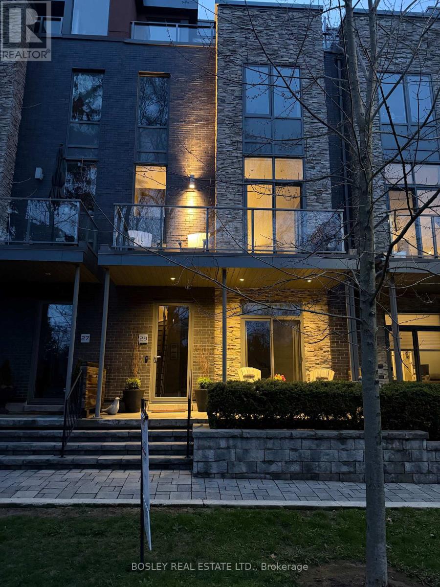 Row / Townhouse for Sale in 29 GODFREY'S LANE|Mississauga (Port Credit), Ontario L5H2T1 2