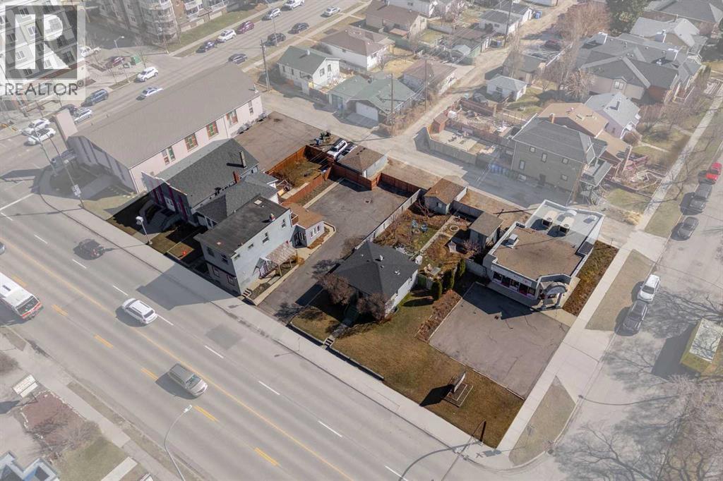 Property for Sale in 2004-2018 Centre Street NE|Calgary, Alberta T2E2T1 2