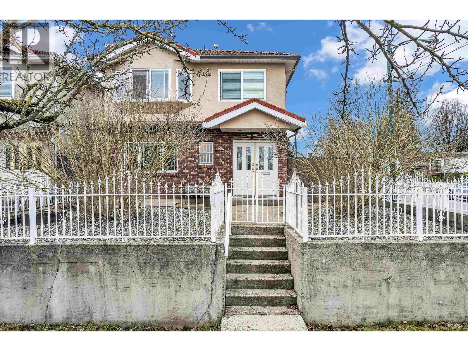 2808 HORLEY STREET|Vancouver, British Columbia V5R4R9