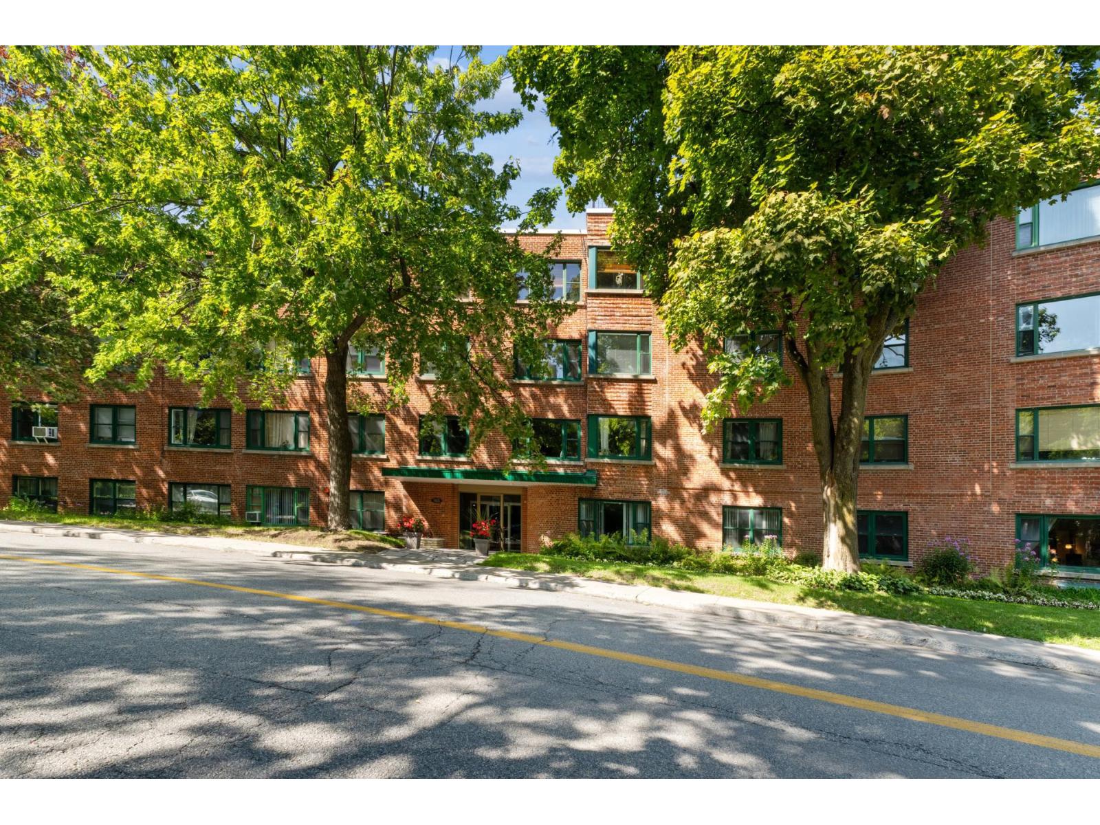3425 Av. Ridgewood, #301, Montréal (Côte-des-Neiges/Notre-Dame-de-Grâce), Quebec H3V1B6